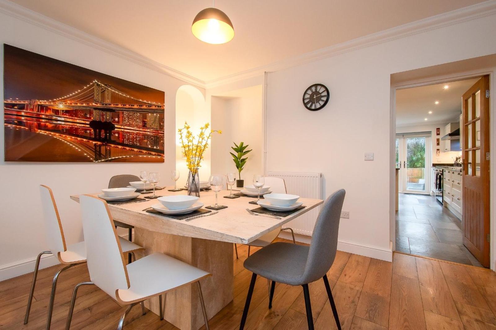 Casa One Hundred - A Beautiful 4 Bed House On The Beach Front Swansea Exterior foto