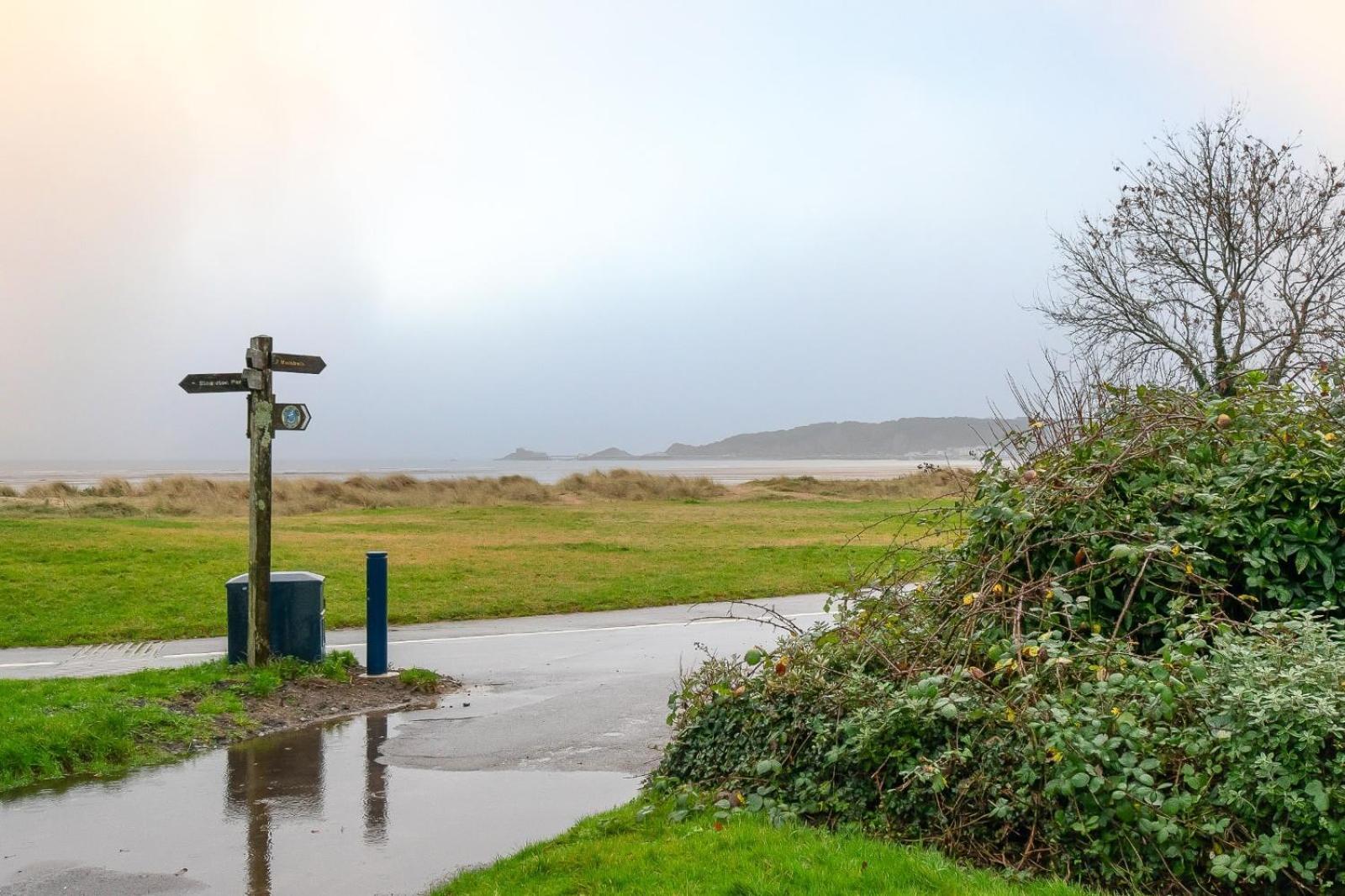 Casa One Hundred - A Beautiful 4 Bed House On The Beach Front Swansea Exterior foto
