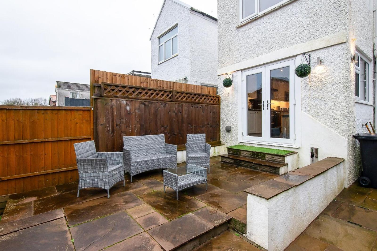 Casa One Hundred - A Beautiful 4 Bed House On The Beach Front Swansea Exterior foto