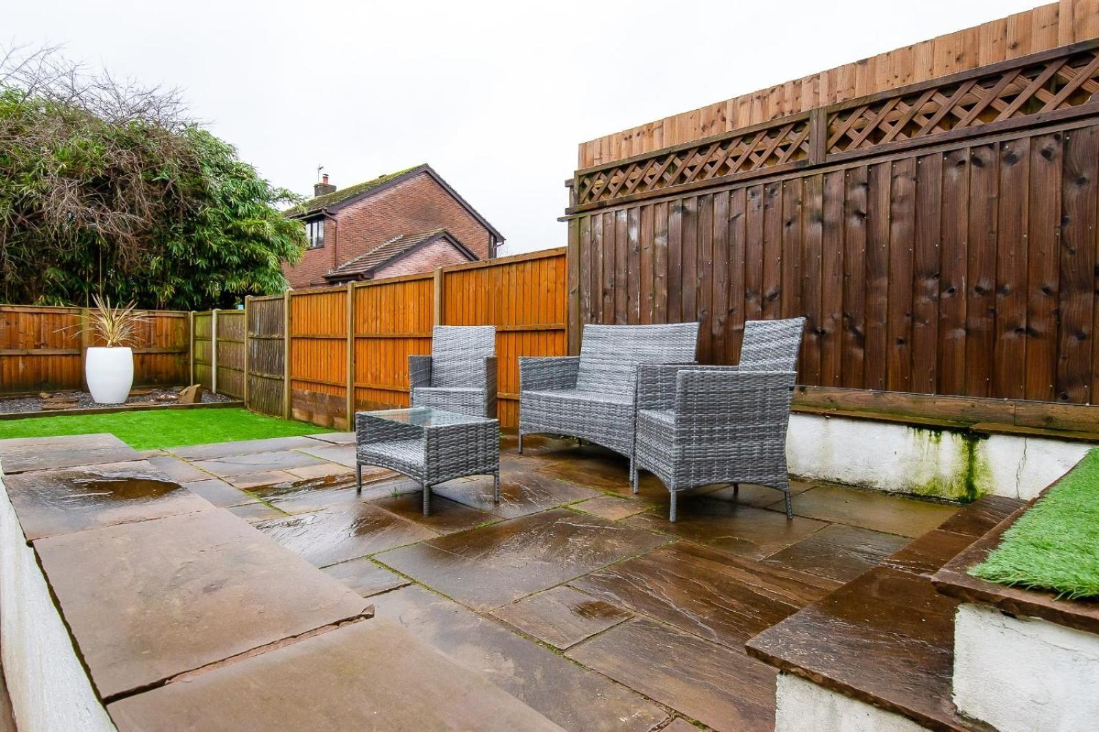 Casa One Hundred - A Beautiful 4 Bed House On The Beach Front Swansea Exterior foto