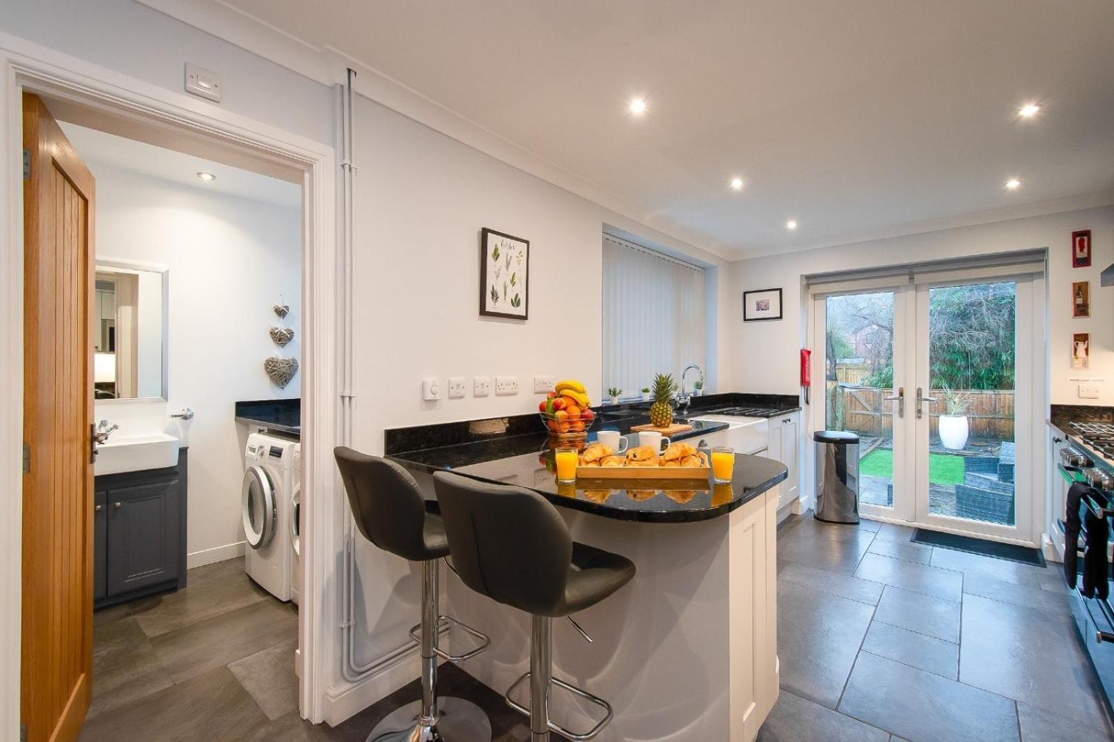 Casa One Hundred - A Beautiful 4 Bed House On The Beach Front Swansea Exterior foto
