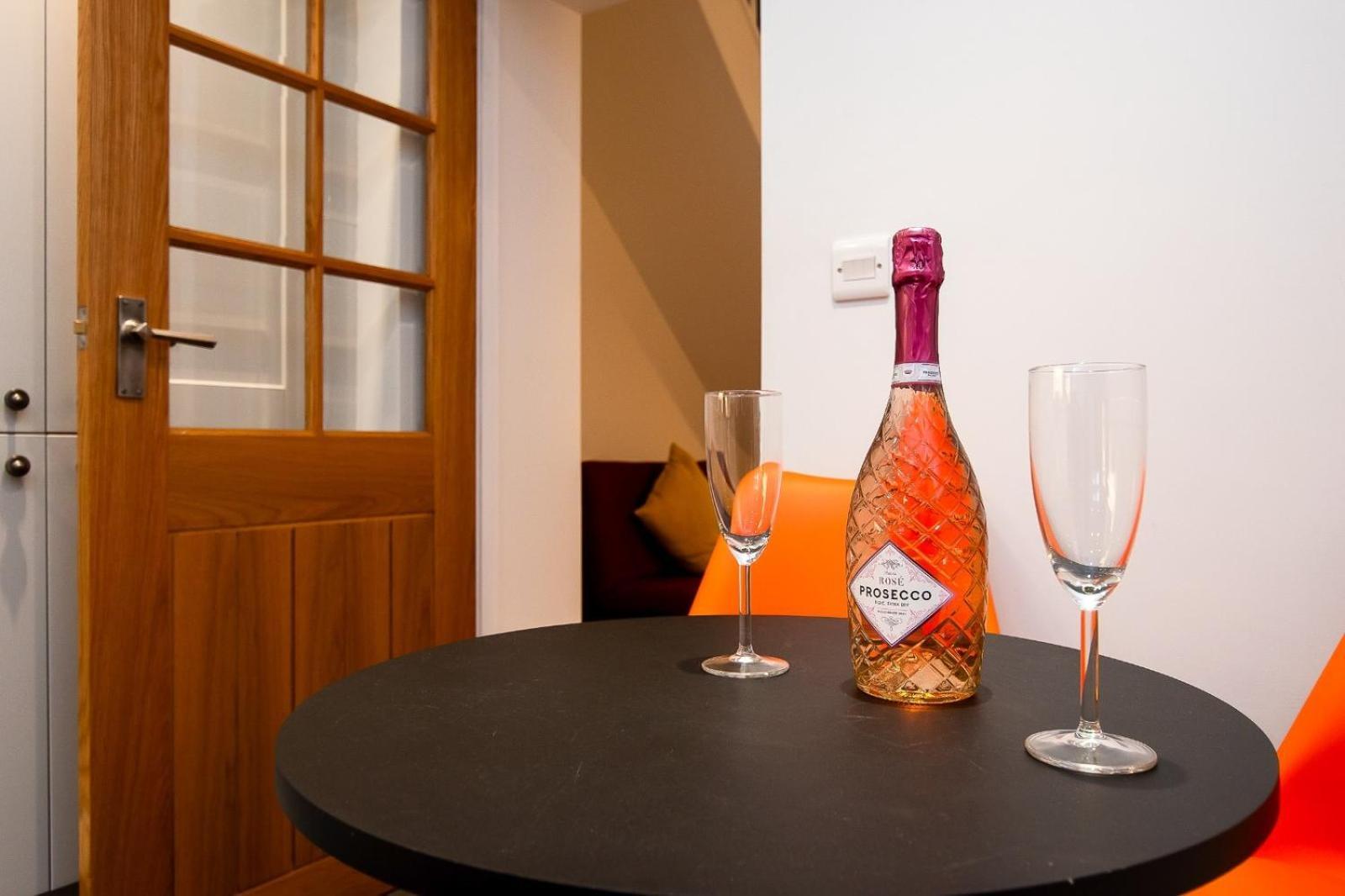 Casa One Hundred - A Beautiful 4 Bed House On The Beach Front Swansea Exterior foto