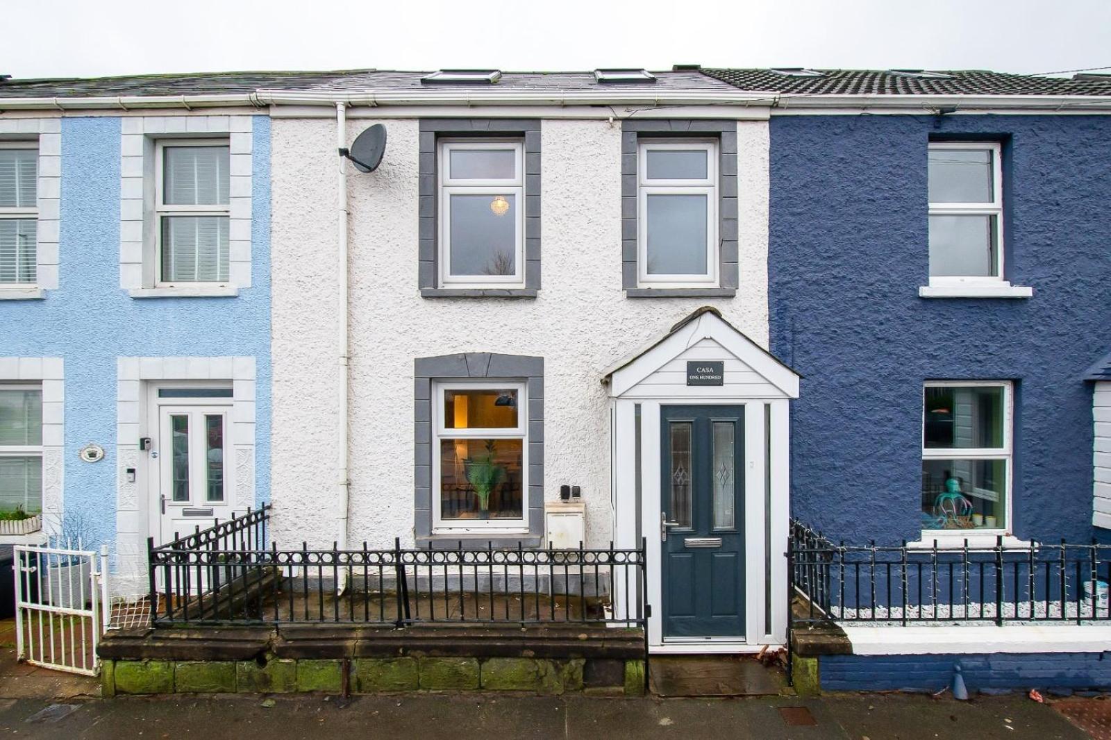 Casa One Hundred - A Beautiful 4 Bed House On The Beach Front Swansea Exterior foto