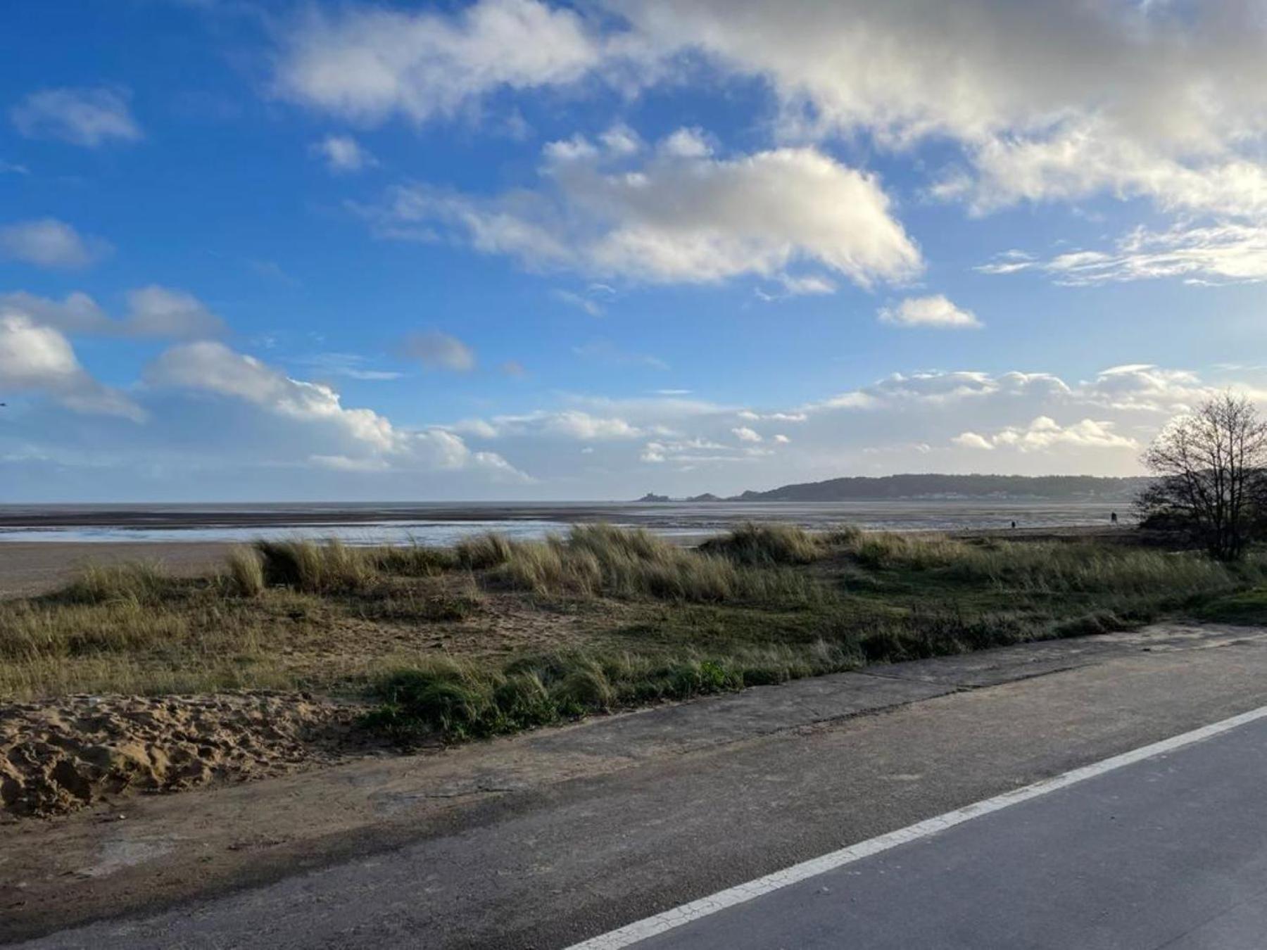 Casa One Hundred - A Beautiful 4 Bed House On The Beach Front Swansea Exterior foto
